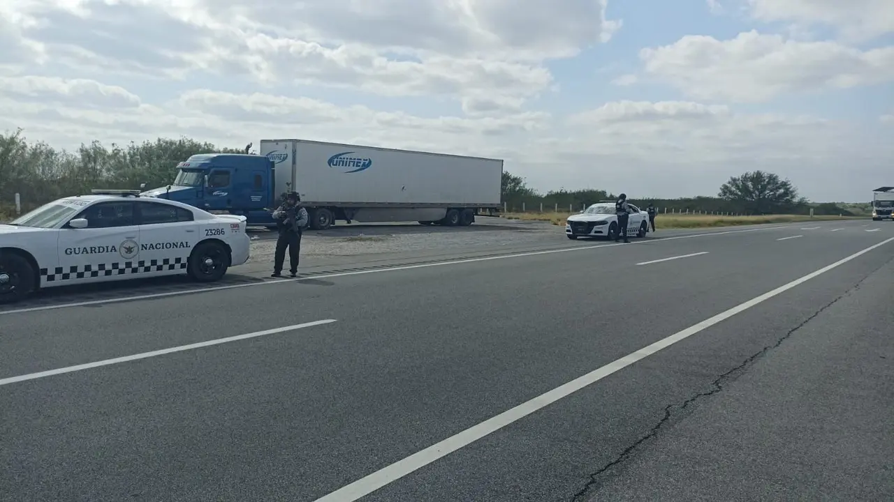 Autoridades aseguran vigilancia y seguridad en autopista Monterrey-Reynosa.