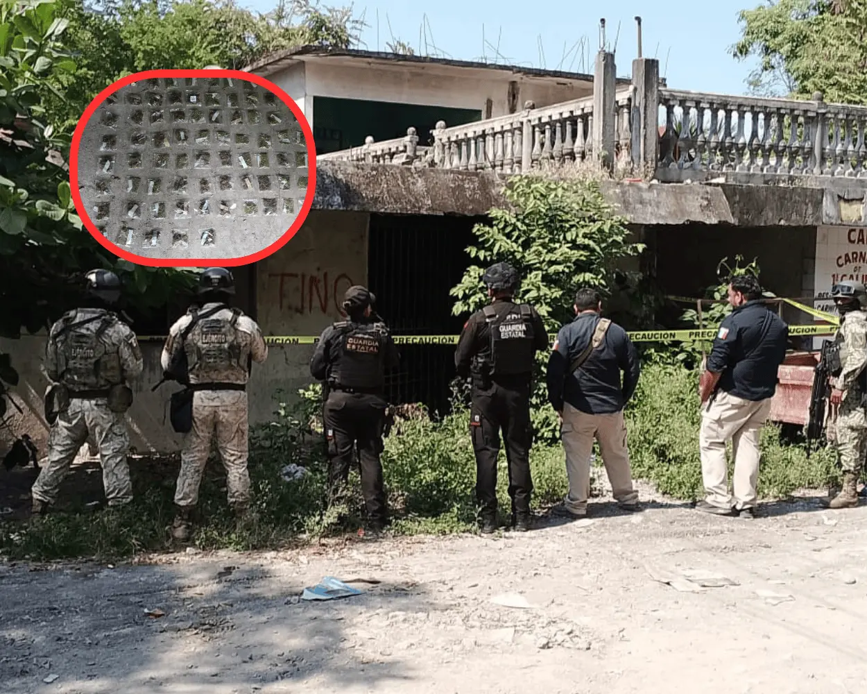 En un operativo contra el narcomenudeo, autoridades aseguraron drogas, equipo táctico y otros artefactos en un inmueble de El Mante, Tamaulipas. Foto: FGJ