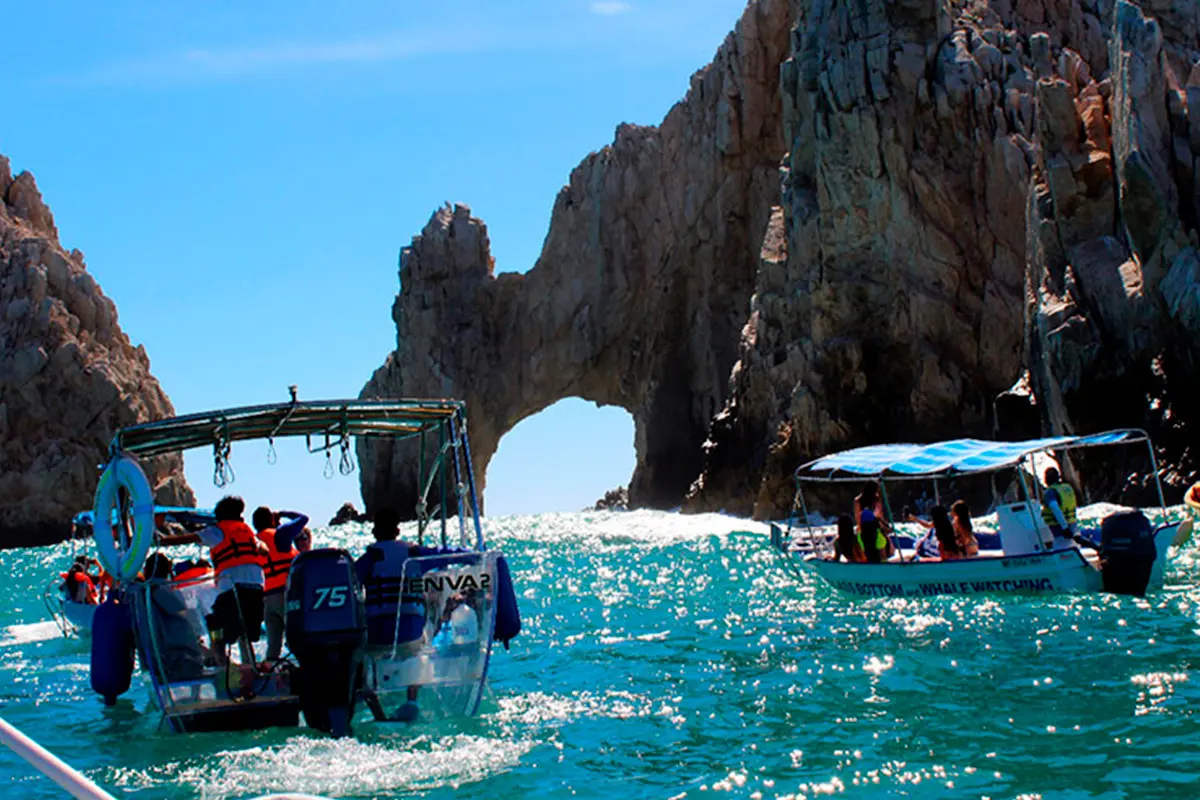 Por mal clima, cierran Playa del Amor en Cabo San Lucas