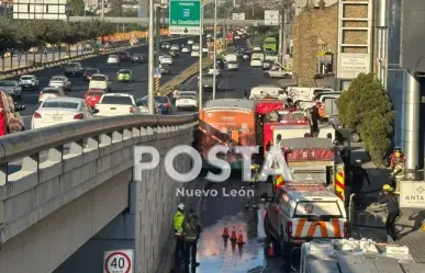 Incendio en edificio moviliza a cuerpos de emergencia en Monterrey
