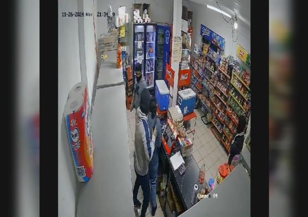 Terror en Apodaca: Encapuchados asaltan en pequeña tienda de abarrotes, luego huyen corriendo