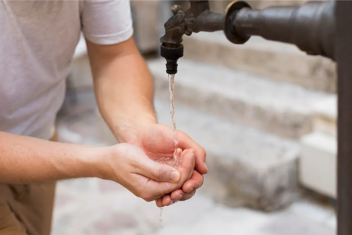 El semáforo del agua de Tamaulipas busca fomentar el uso responsable del agua. Foto Freepik