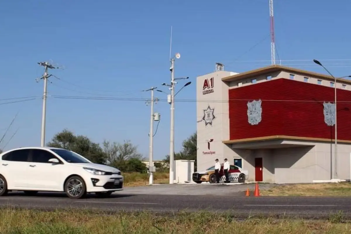 Las estaciones seguras son pequeños complejos distribuidos en las principales carreteras de Tamaulipas. Foto: Carlos García