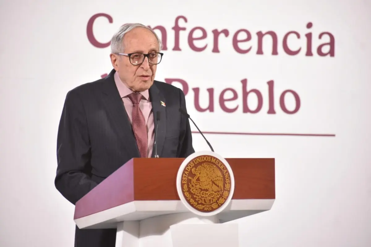 David Kershenobich en conferencia de prensa Foto: Enrique Pérez