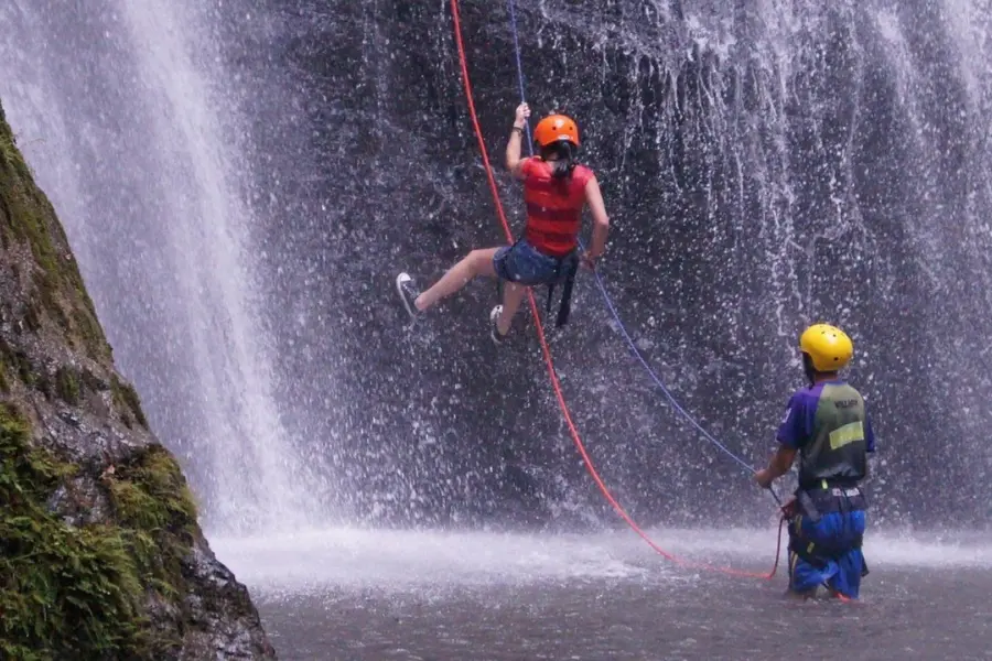 3 lugares para practicar rappel que están a menos de 60 minutos de Durango