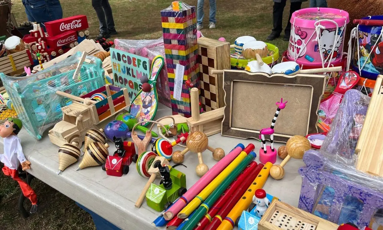 Inicia reciclaje de arbolitos de navidad en Edomex. Foto: POSTA