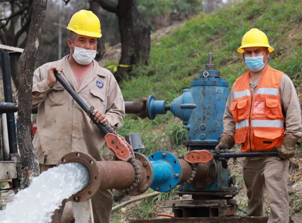 Precisamente del 100% del abastecimiento, el 40% proviene de fuentes subterráneas, del subsuelo, es decir, de pozos y galerías, dio a conocer recientemente Agua y Drenaje de Monterrey. Foto: Agua y Drenaje de Monterrey.