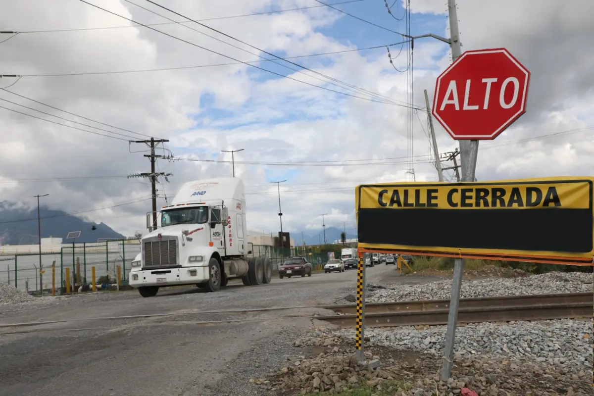 Esto a fin de mejorar el cuerpo de vías en el cruce con Chocolates y Vía Torreón Foto: Gobierno de Escobedo