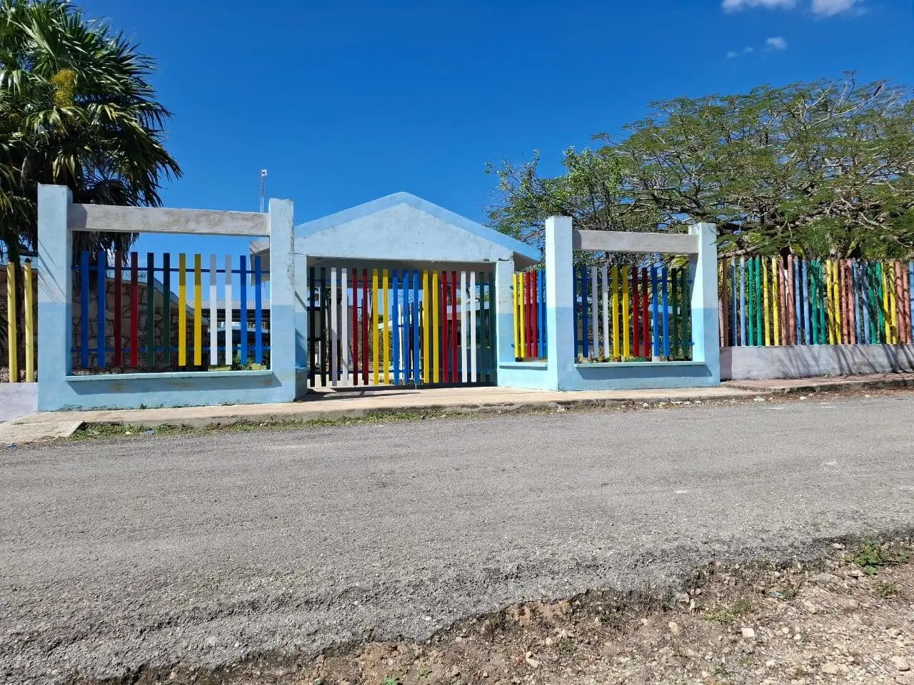 Desde enero de este año, alumnos del jardín de niños Pablo Picasso” padece la falta de agua y luz eléctrica, lo que dificulta el desarrollo de las actividades.- Fuente Notimundo