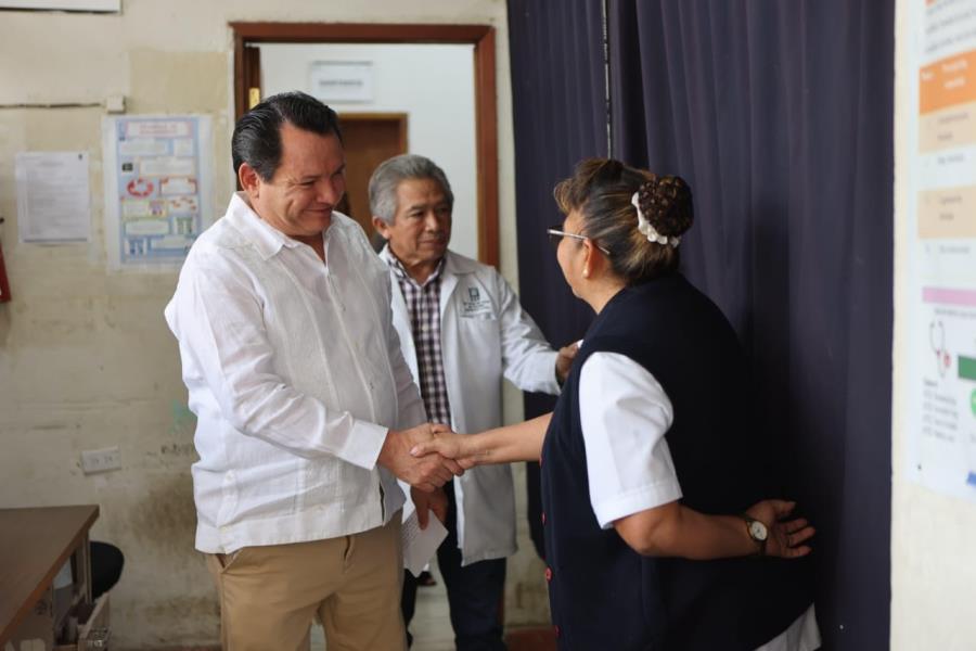 Joaquín Díaz Mena visitó las  instalaciones del Hospital Psiquiátrico