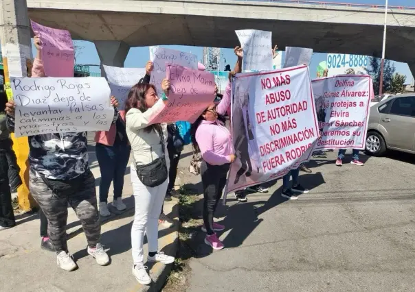 Bloqueo en la México-Texcoco: padres de familia exigen destitución de funcionaria