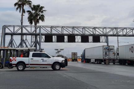 Puente Internacional III queda liberado; transportistas logran acuerdos