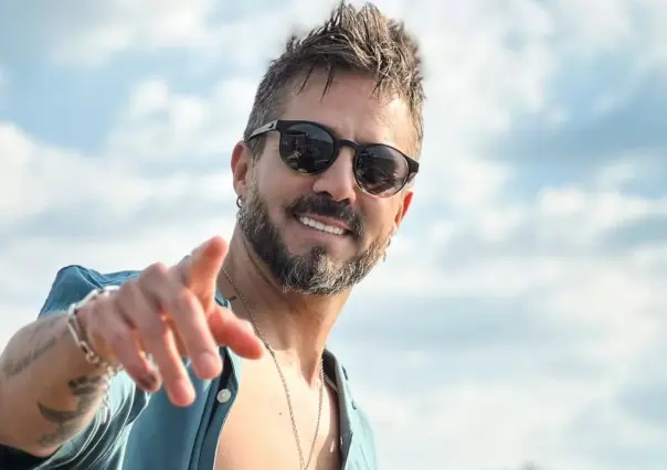 José Ron recibe críticas por pintarse las uñas