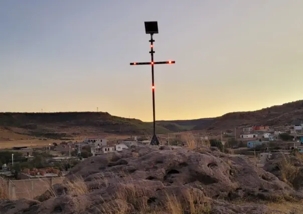 El pequeño cerro ubicado a 15 minutos de Durango en el que cada año celebran a la Santa Cruz