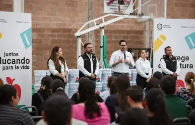 David de la Peña realiza donativo a escuelas públicas de Santiago