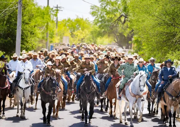 Raúl Cantú dio inicio con la tradición de la Cabalgata Gomas y Mendiola