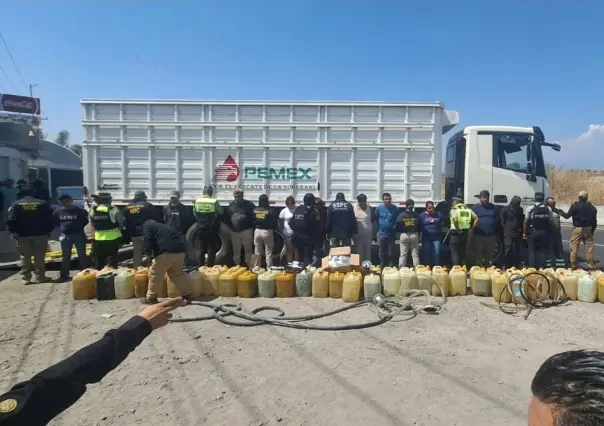 Pemex asegura a 12 personas y más de mil litros de combustible en Morelos
