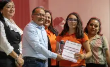 Andrés Mijes impulsa la educación en Escobedo, entregan becas a estudiantes del CECyTE No. 1