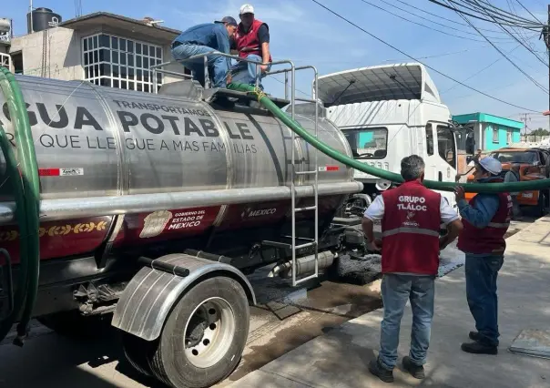 VIDEO | Abastecen con pipas a Teoloyucan tras toma de caseta por falta de agua