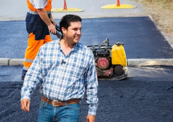Raúl Cantú arranca obras de pavimentación en Salinas Victoria