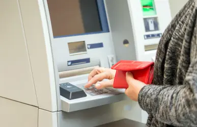 Pensión Bienestar: cobran nueva tarifa por retirar dinero en mayo