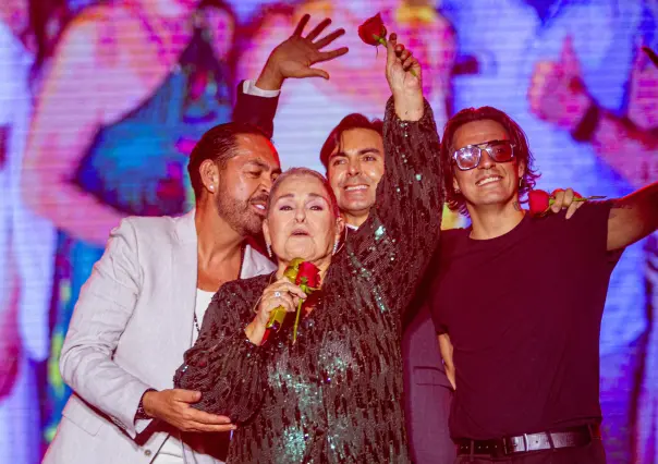 Lupita D´Alessio hace historia con inolvidable concierto en el Zócalo