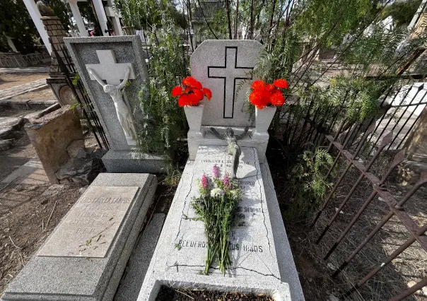 Duranguenses conmemoran el Día de la Madre desde el Panteón de Oriente 