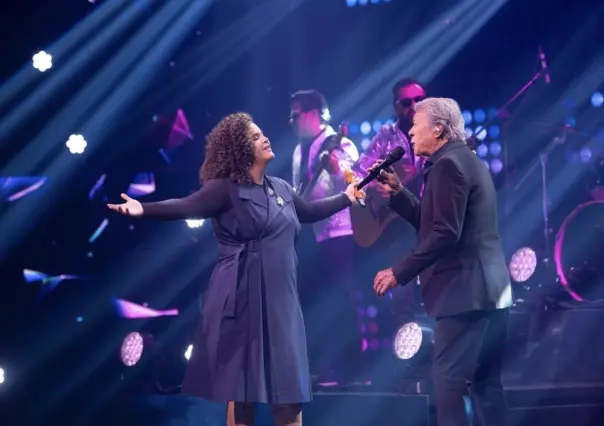 Napoleón y Lucerito unen sus voces en emotivo dueto: VIDEO