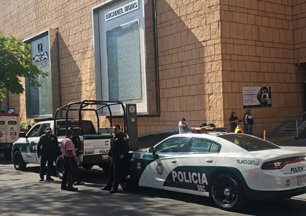 Muere trabajador tras caer en tienda departamental de Polanco