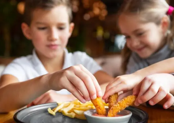 ¿Quién cuida lo que comen los niños? Crecen denuncias por comida chatarra en Edomex