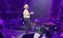 ¿Carin León con problemas de alcoholismo?, fanáticos señalan sus actitudes en sus últimos conciertos