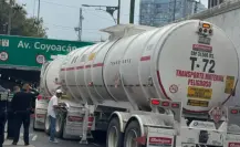 Pipa con Diesel queda atorada en bajo puente de Viaducto en CDMX |VIDEO Pipa con Diesel queda atorada en bajo puente de Viaducto en CDMX |VIDEO