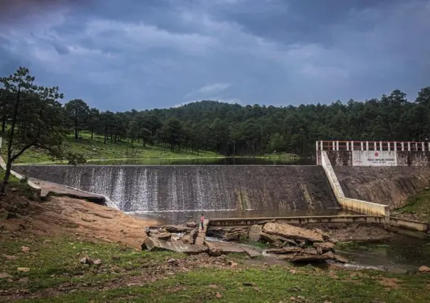 El pequeño pueblo de Durango con una estación del tren abandonada y una increíble presa