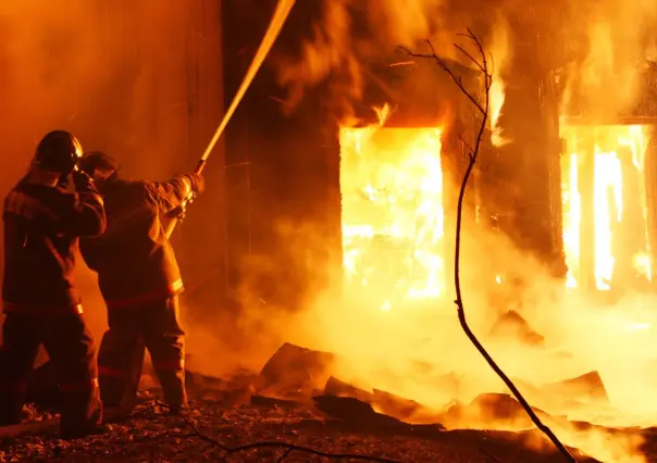 César Garza Arredondo informa sobre avance del incendio en Dulces Nombres, Pesquería
