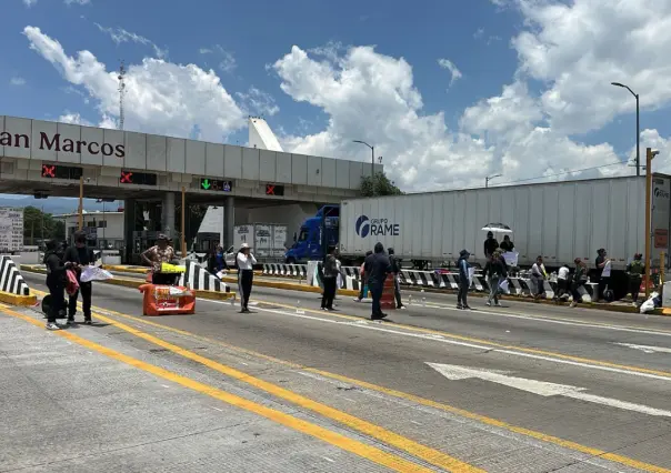 Bloquean autopista México-Puebla tras desaparición de Dafne en Edomex