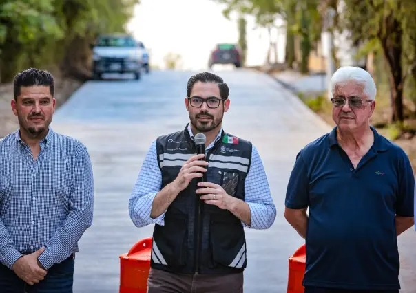 David de la Peña entrega obras de pavimentación en la comunidad San Francisco en Santiago