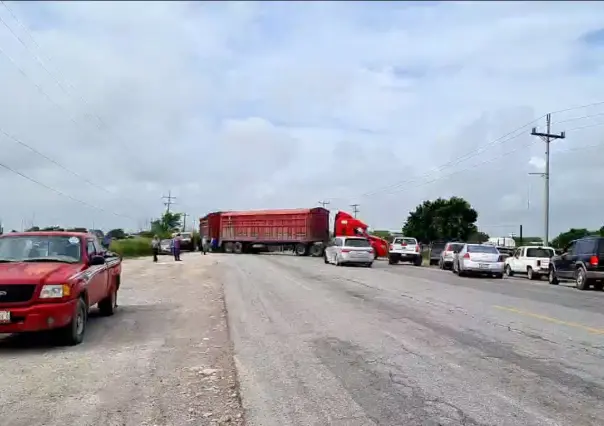 EN VIVO | Agricultores cierran carretera de San Fernando-Matamoros-Reynosa por falta de apoyos
