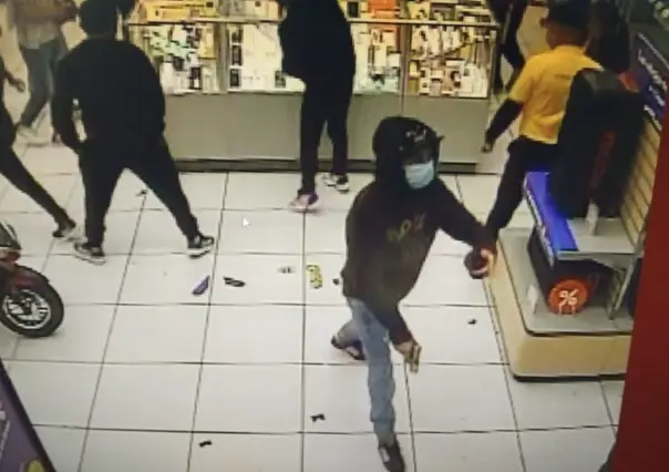 Asaltan Coppel Alzate en Ozumba roban 40 celulares y logran huir sin consecuencias