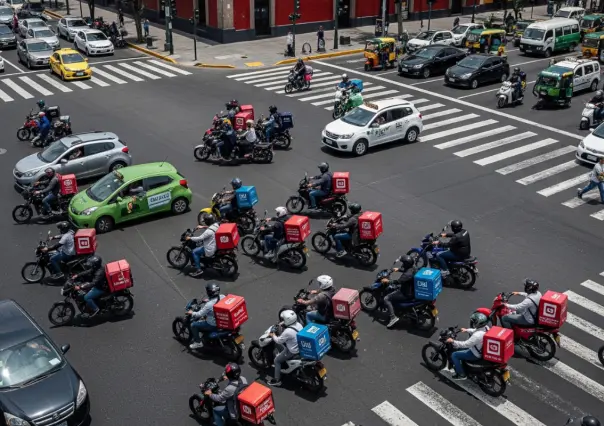 "Abrazaditos no": diputada de MC pide suspender viajes en moto por apps como Uber y Didi