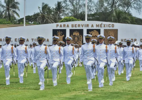 SEMAR Gradúa a 337 oficiales de Heroica Escuela Naval Militar en Puerto de Veracruz