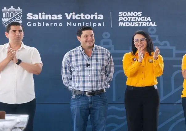 Raúl Cantú entrega 270 bancos y transforma la Preparatoria 25 en Salinas Victoria
