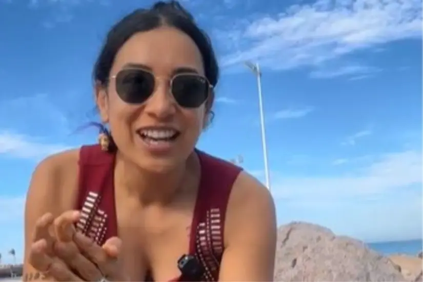 imagen recuadro En su viaje, cruzó en ferry desde Mazatlán hacia Baja California Sur. Foto: Captura Video / Facebook | Flor Amargo