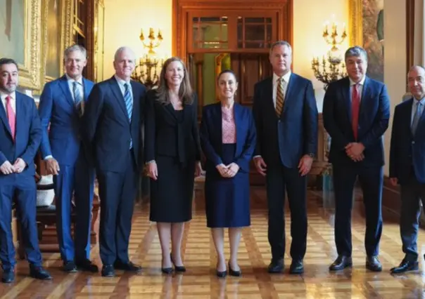 Claudia Sheinbaum se reúne con directivos de Walmart en Palacio Nacional