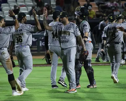 Diablos Rojos vence con contundencia a Leones de Yucatán en el juego 1 del primer playoffs