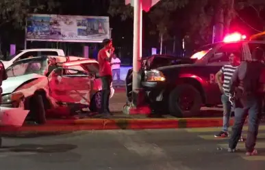 Esta fue la causa del choque entre patrulla de la Policía Estatal y auto familiar