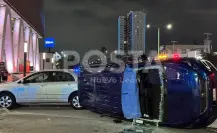 Volcadura en avenida Madero deja un herido en Monterrey Volcadura en avenida Madero deja un herido en Monterrey