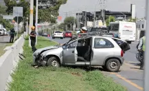 Volcadura deja un lesionado en la carretera Nacional en Monterrey Volcadura deja un lesionado en la carretera Nacional en Monterrey