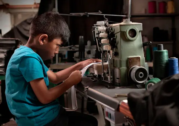 ¿Eres menor de edad y trabajas? Esto es lo que tu jefe debe cumplir, según la LFT