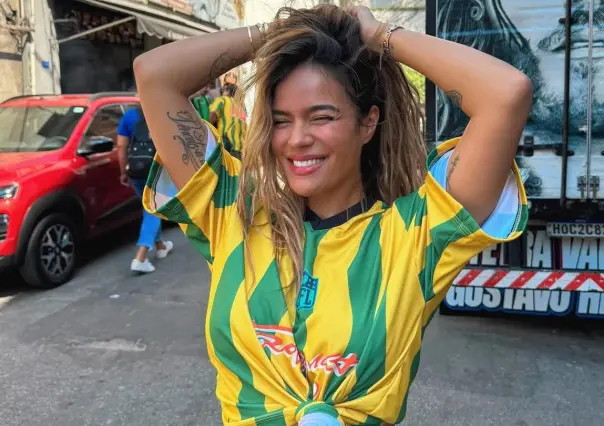 Karol G arma fiesta durante show de medio tiempo de la NFL en Brasil