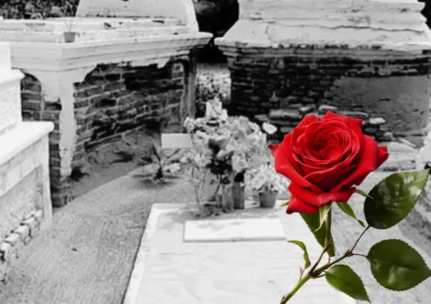 Si llevas una rosa a esta tumba de San José del Cabo, tu deseo se hará realidad